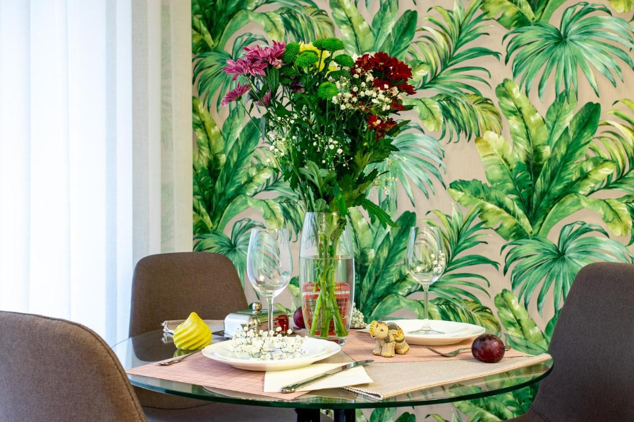 Luxury Apartment With 2 Bedrooms In The City Center Mykolajiv Eksteriør bilde